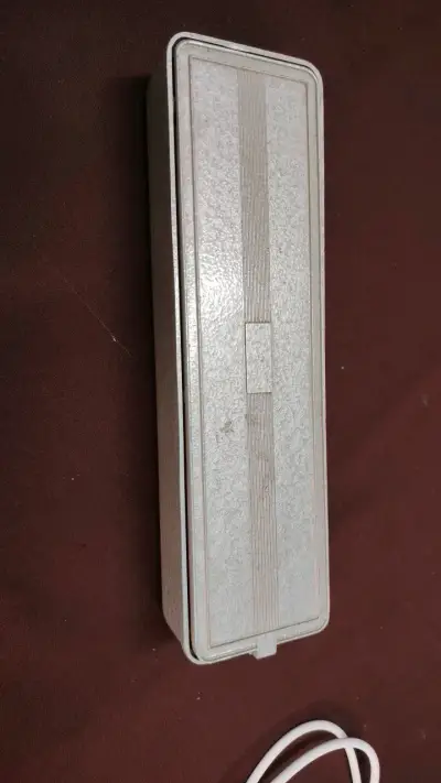 Esfigmomanómetro aneroide con estuche metálico - miniatura 1