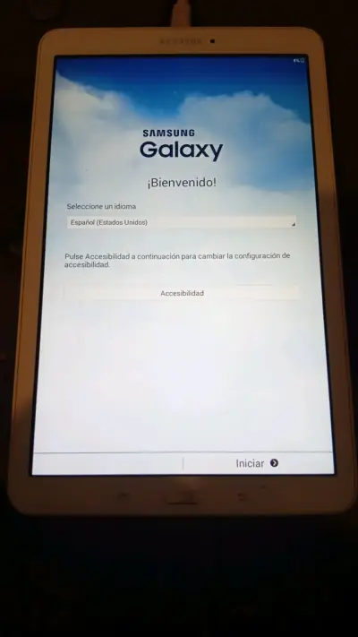 Tablet Samsung Galaxy Tab 3 blanca en buen estado - miniatura 2