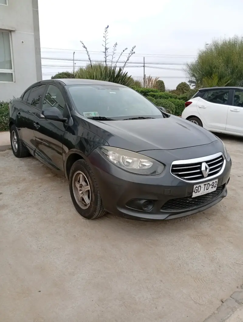 Renault Fluence 2014 en buen estado - 1