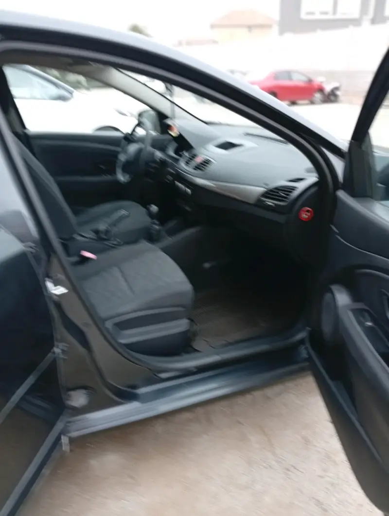 Renault Fluence 2014 en buen estado - 4