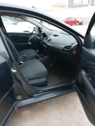 Renault Fluence 2014 en buen estado - miniatura 4