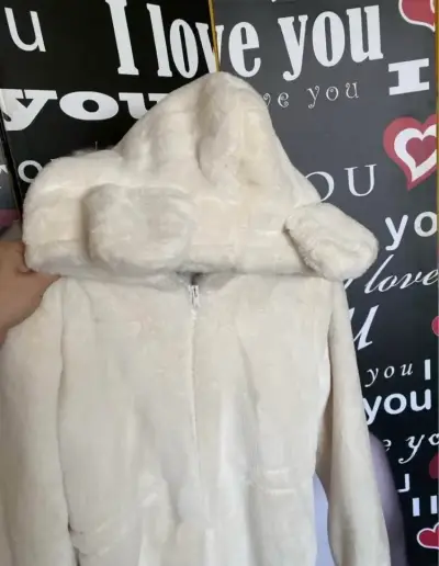 Abrigo de piel blanco con capucha orejas - miniatura 6