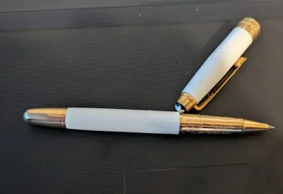Bolígrafo Montblanc Meisterstück blanco y dorado - miniatura 2