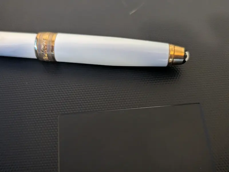 Bolígrafo Montblanc Meisterstück blanco y dorado - 3