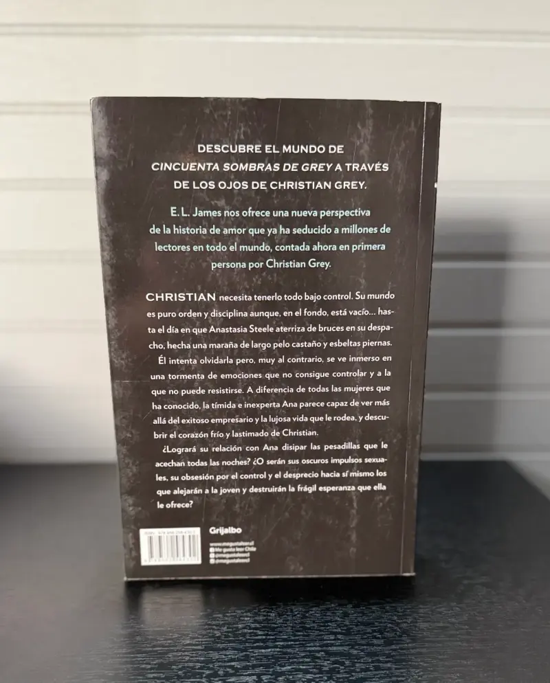 Libro 'Grey' de E.L. James en buen estado - 4