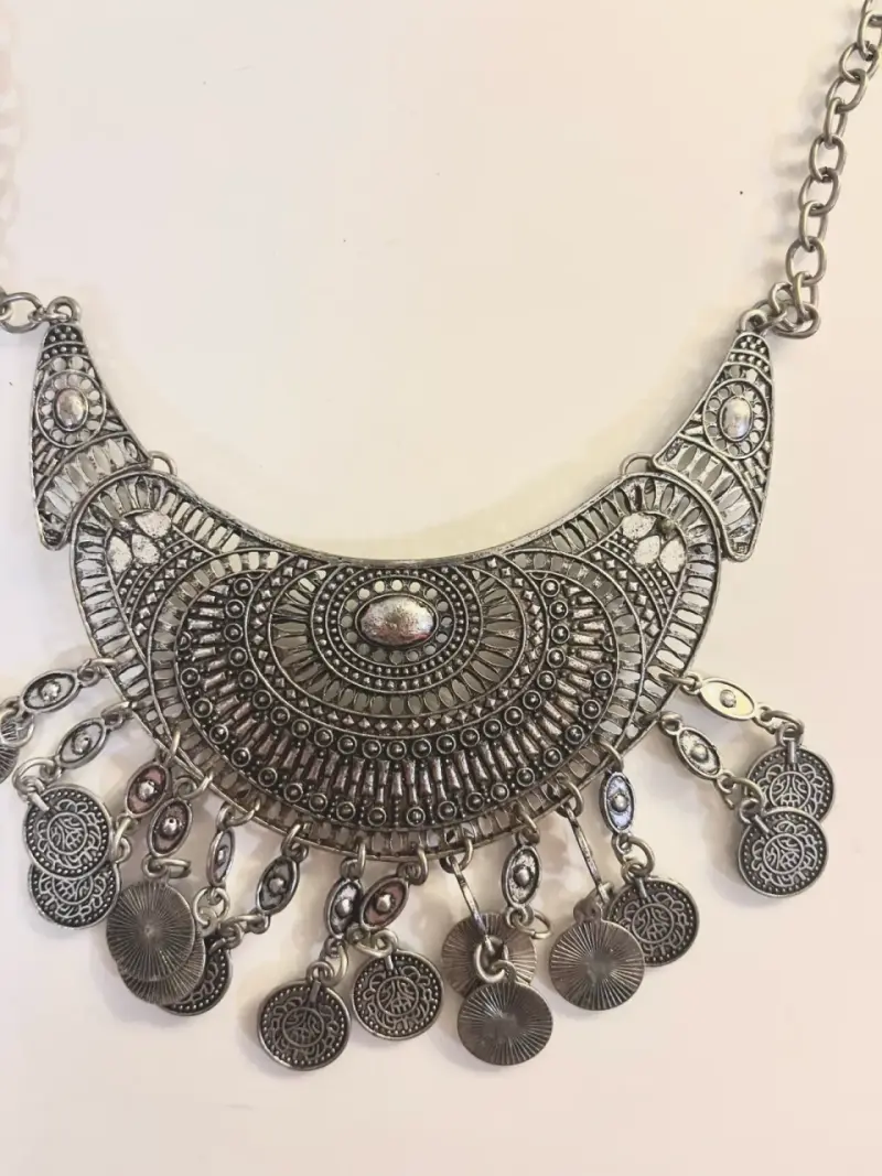 Collar bohemio de metal con colgantes - 3