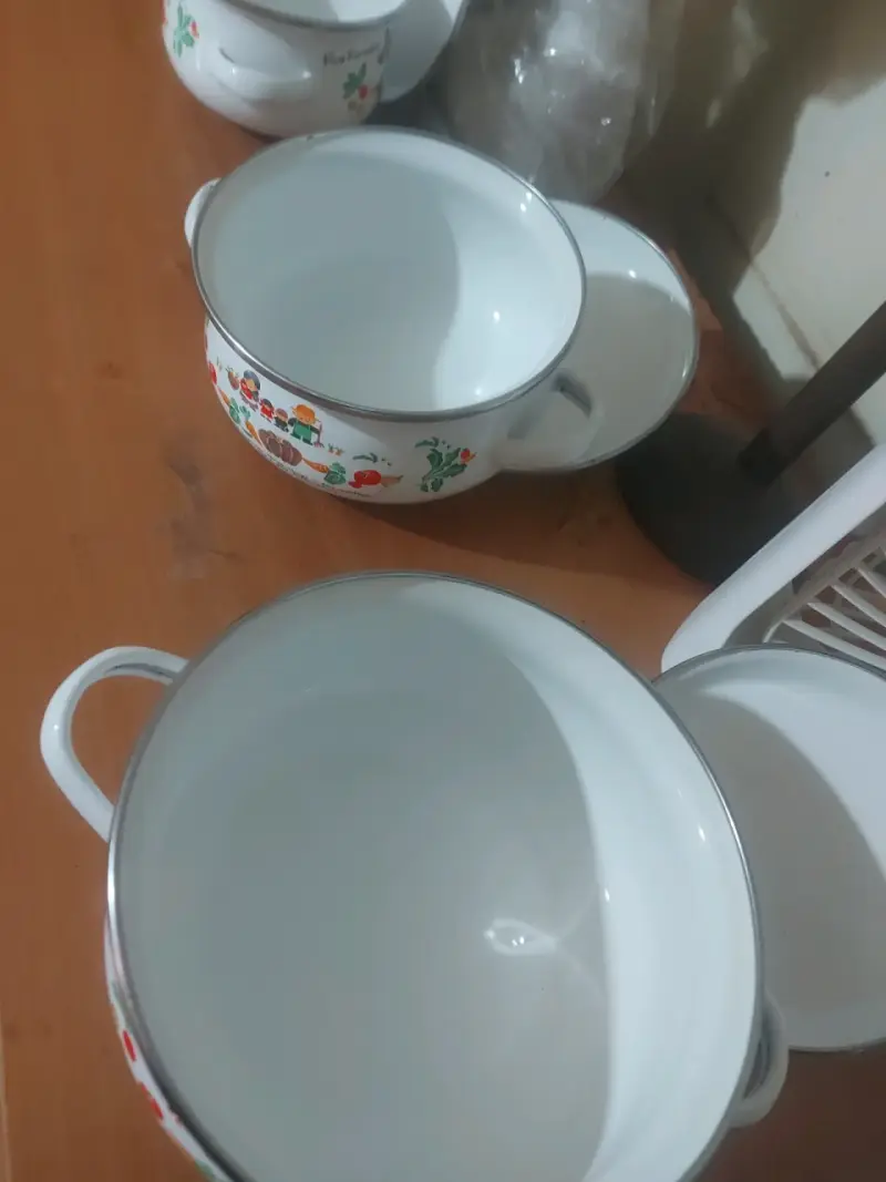 Juego de ollas esmaltadas con diseño floral - 2