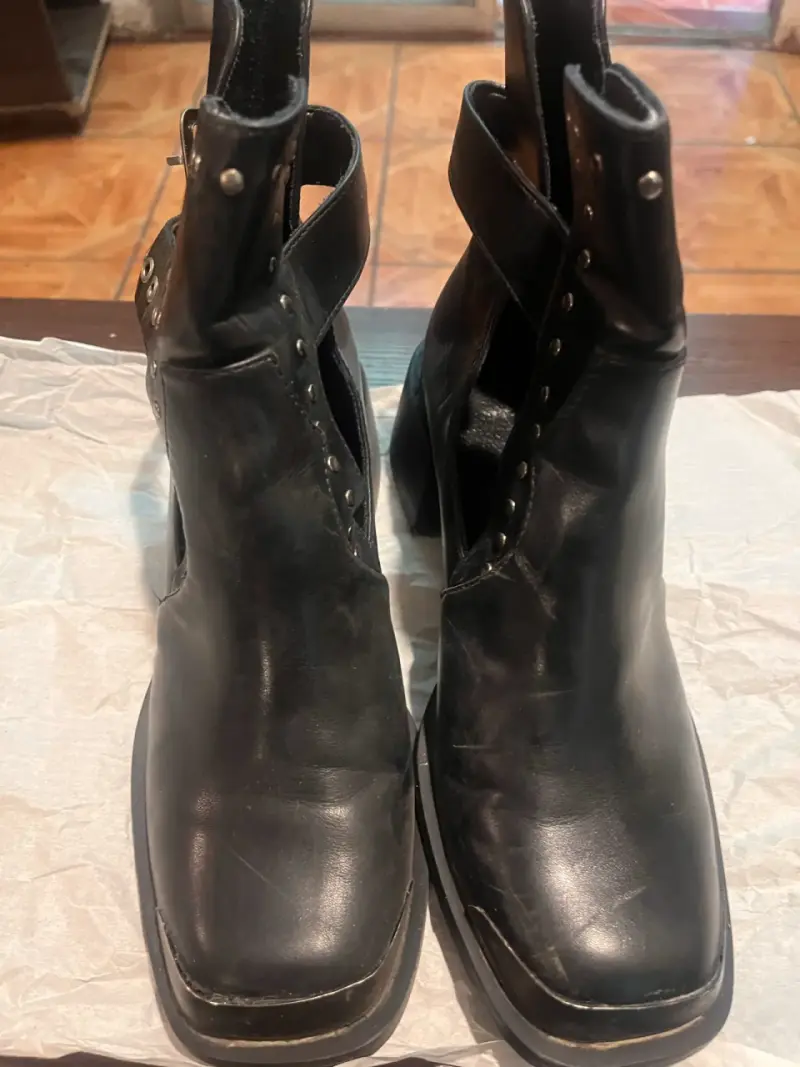 Botas de gamuza beige con suela gruesa - 10
