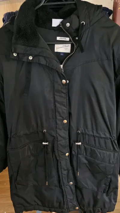 Parka negra resistente al agua Universal Thread - miniatura 1