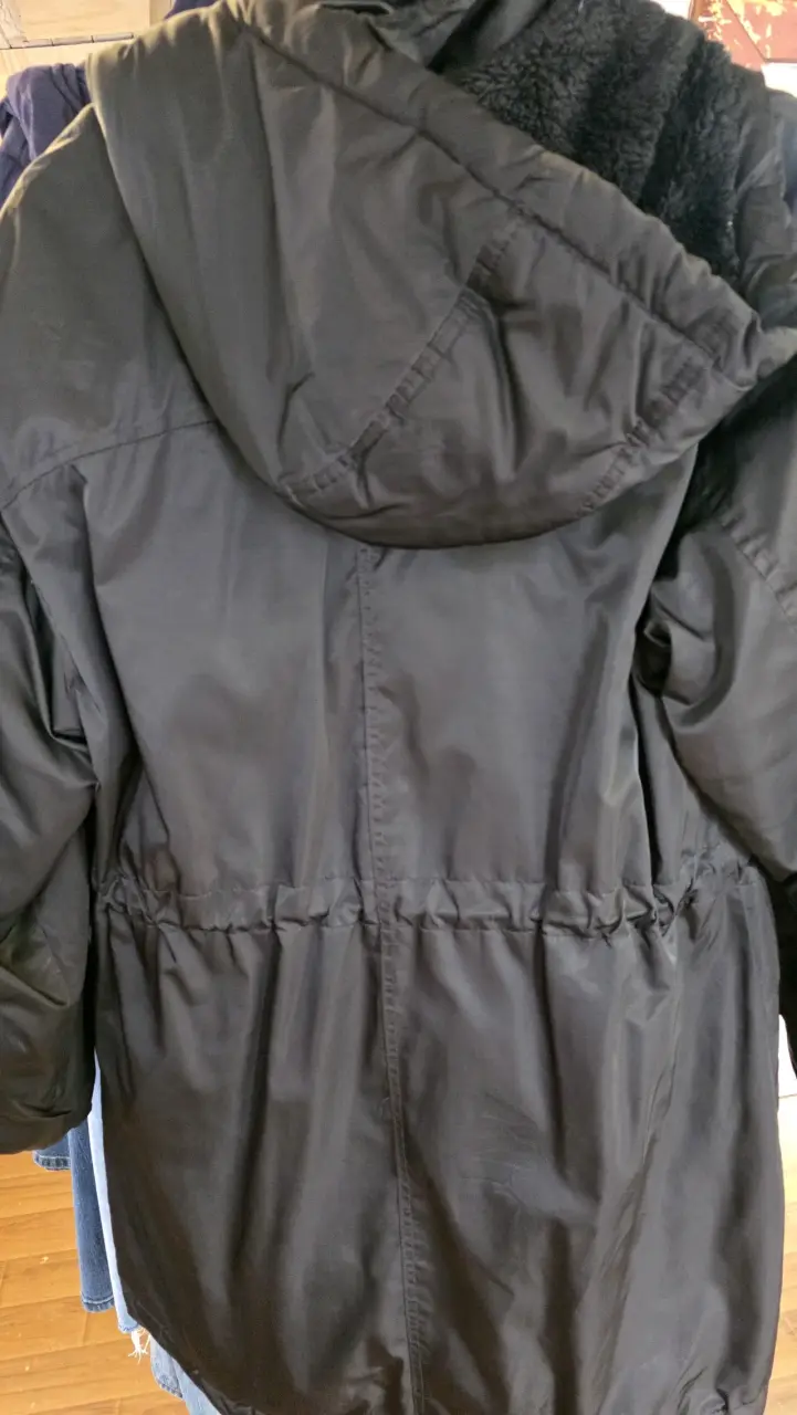 Parka negra resistente al agua Universal Thread - 2