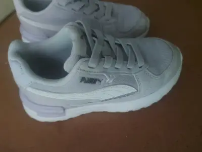 Zapatillas deportivas blancas Puma para mujer - miniatura 1