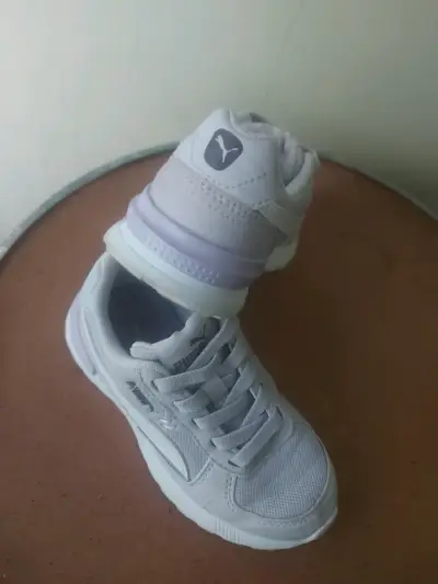 Zapatillas deportivas blancas Puma para mujer - miniatura 2