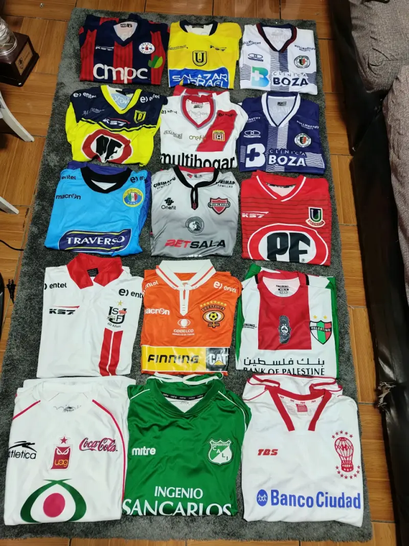 Camisetas de fútbol chileno