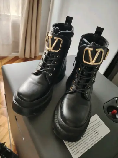 Botines de cuero negro con hebilla dorada - miniatura 4