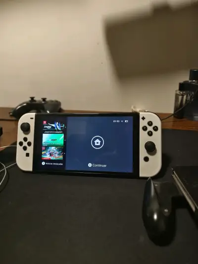 Nintendo Switch OLED - miniatura 1