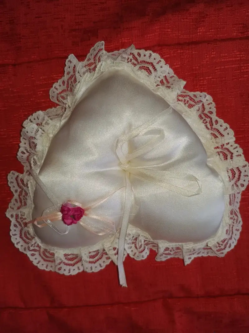 Vestido de novia blanco con detalles brillantes - 5
