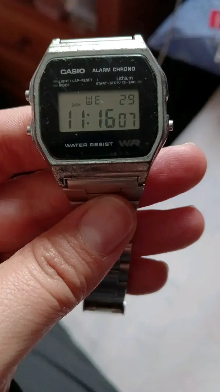Reloj Casio Vintage A168WEH Resistente al Agua - 2