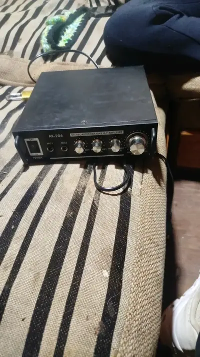 Amplificador de Karaoke Estéreo AK-206 - miniatura 1