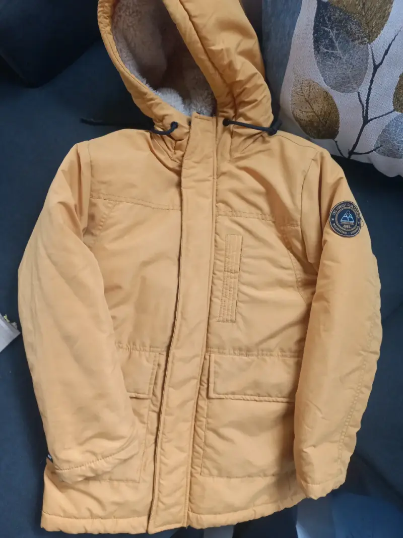 Chaqueta de invierno para niño color mostaza - 1