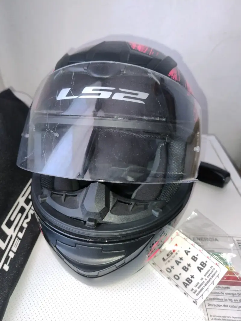 Casco de Moto LS2 Negro y Rosa - 2