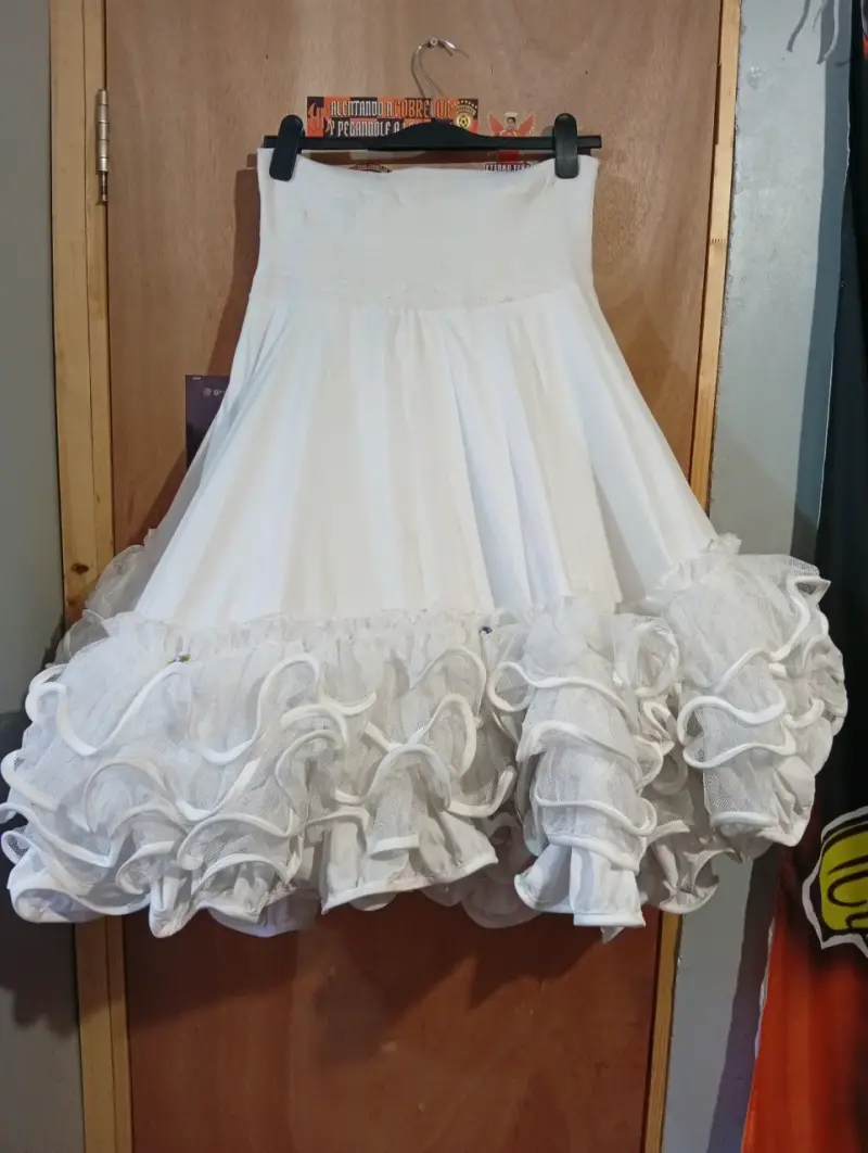 Vestido de huasa morado con flores - 2