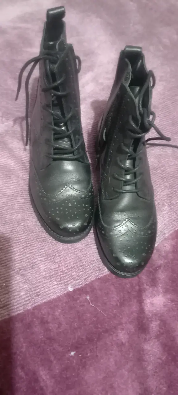 Botines negros de cuero con cordones - 2