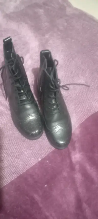 Botines negros de cuero con cordones - miniatura 4