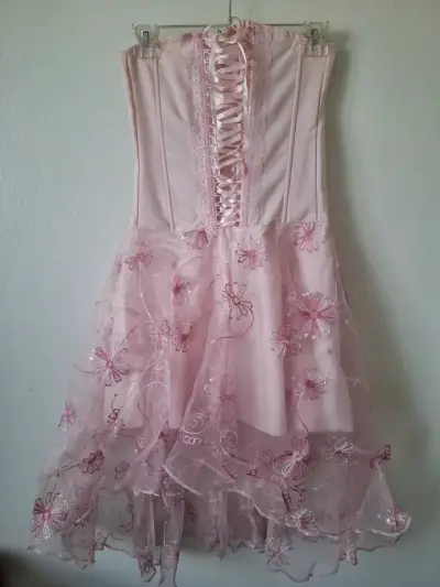 Vestido de fiesta rosa con bordados florales - miniatura 1