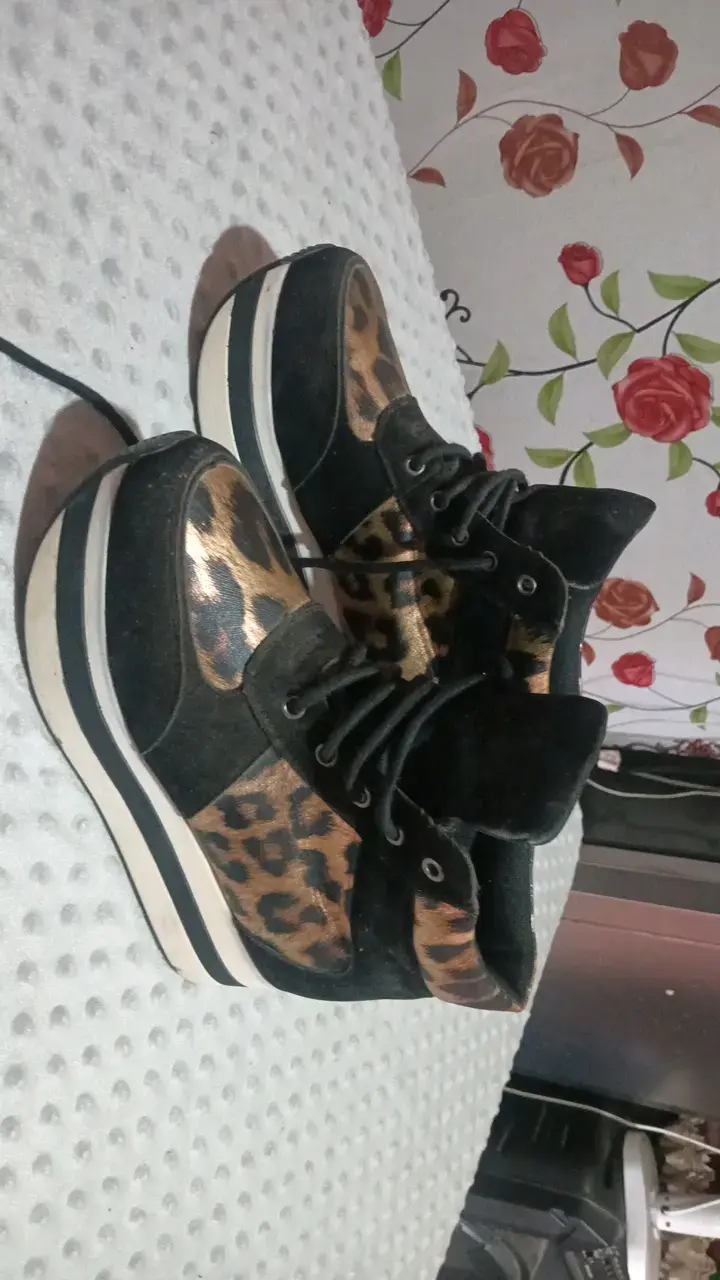 Botines de plataforma con estampado animal print