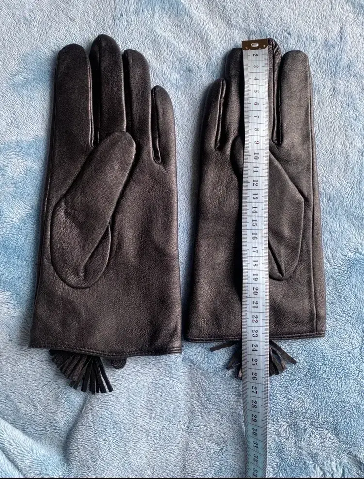 Guantes de cuero negro con flecos elegantes - 2