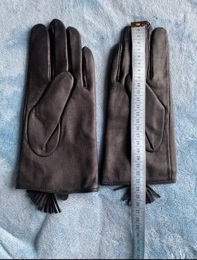 Guantes de cuero negro con flecos elegantes - miniatura 2