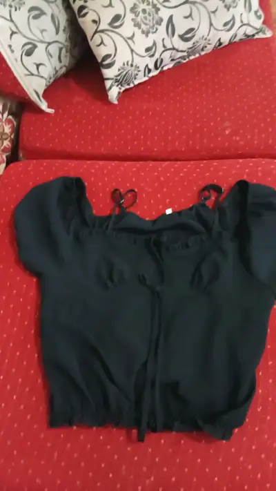 Blusa de mujer con diseño ajustable - miniatura 2