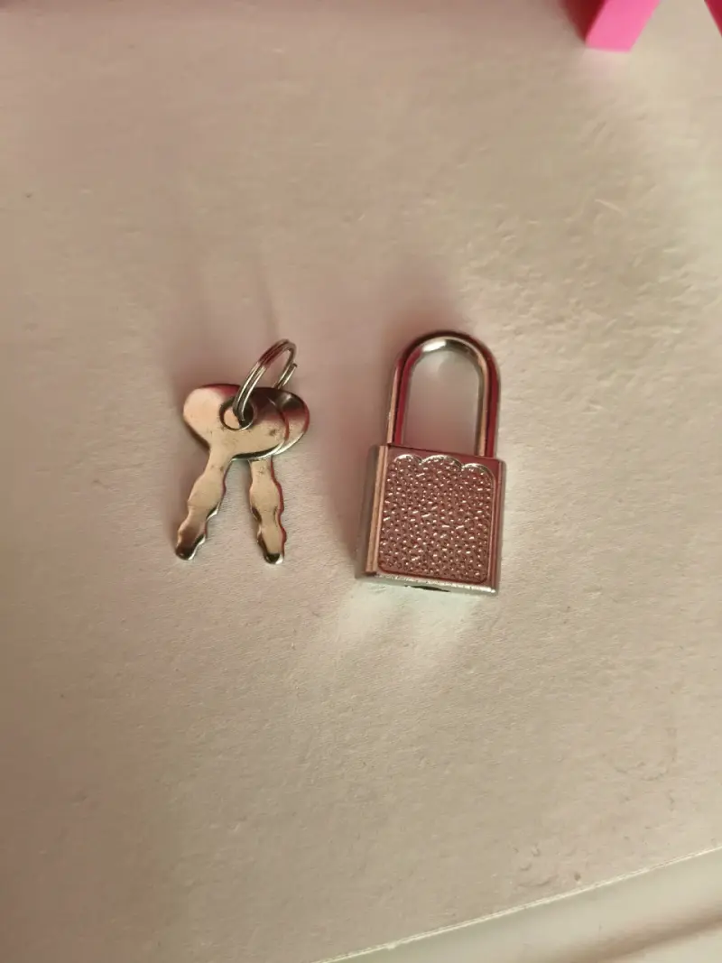 Mini casillero de plastico rosa con candado - 6