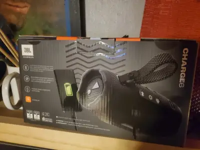 Parlante Bluetooth JBL Charge 6 resistente al agua - miniatura 2