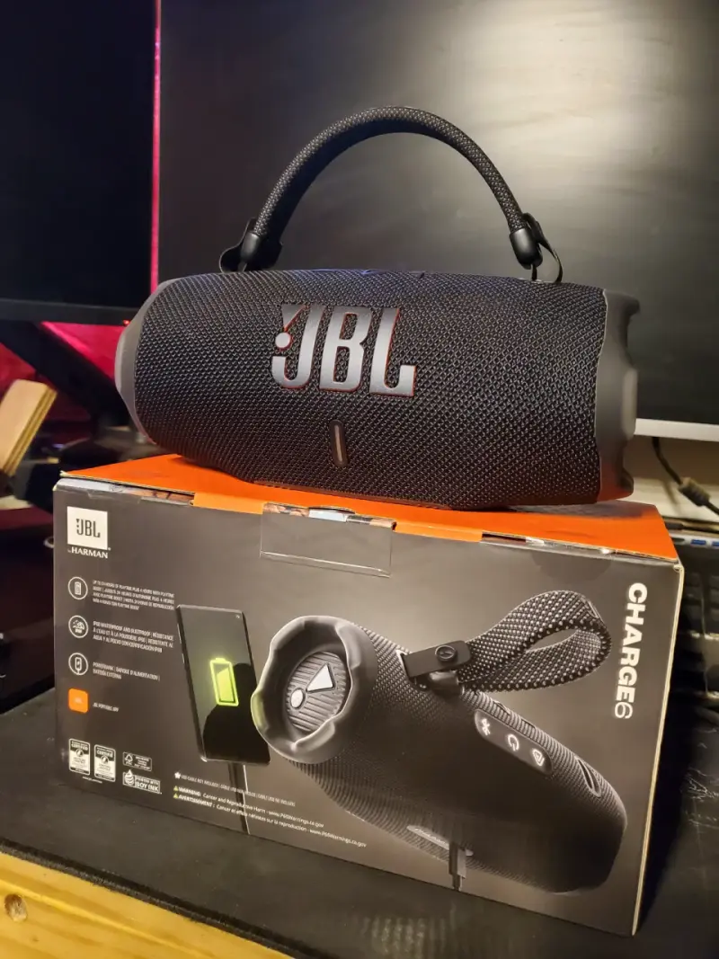 Parlante Bluetooth JBL Charge 6 resistente al agua - 3