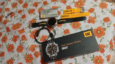 Reloj inteligente Caterpillar con correas intercambiables - miniatura 2