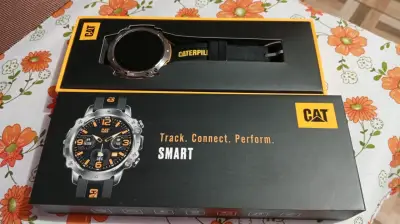 Reloj inteligente Caterpillar con correas intercambiables - miniatura 4