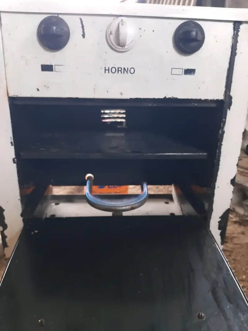 Cocina a gas de dos quemadores con horno - 2