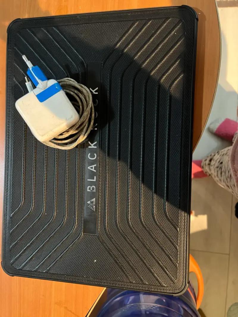 MacBook Pro 13 pulgadas 2017 con cargador - 3