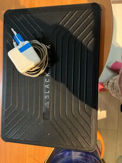 MacBook Pro 13 pulgadas 2017 con cargador - miniatura 3