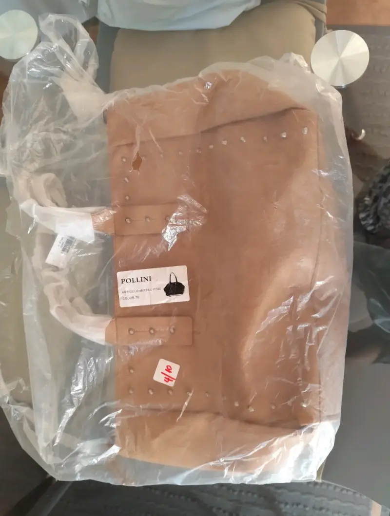 Cartera Pollini Beige con Tachuelas - 5