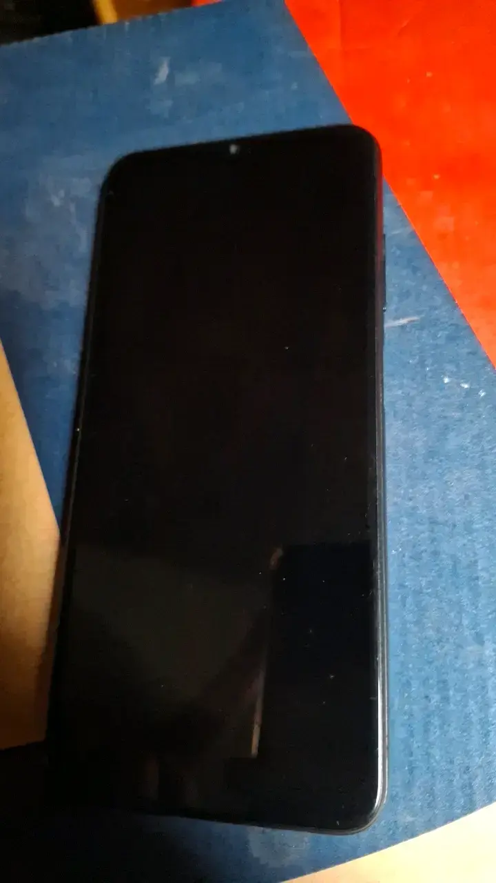 Smartphone Samsung con triple cámara trasera - 1