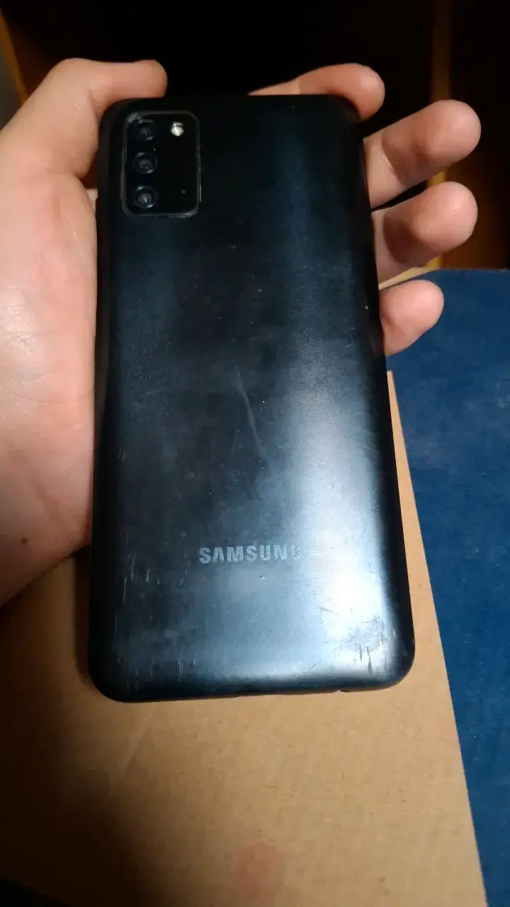 Smartphone Samsung con triple cámara trasera - 3