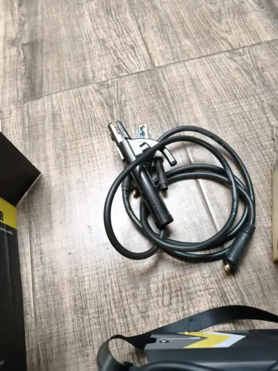 Máscara de soldar Steelpro con soldadora Krafter - miniatura 6