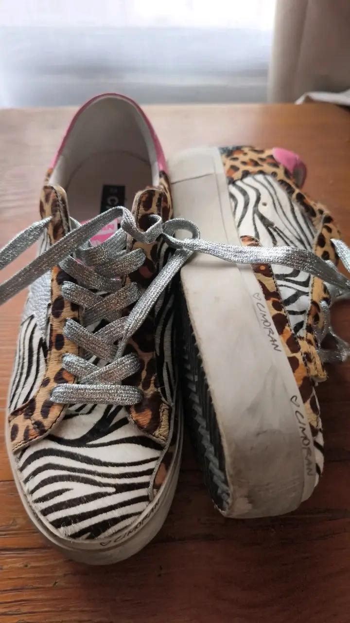 Zapatillas animal print con cordones plateados - 4