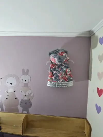 Chaleco Infantil Acolchado con Capucha de Pelo - miniatura 2