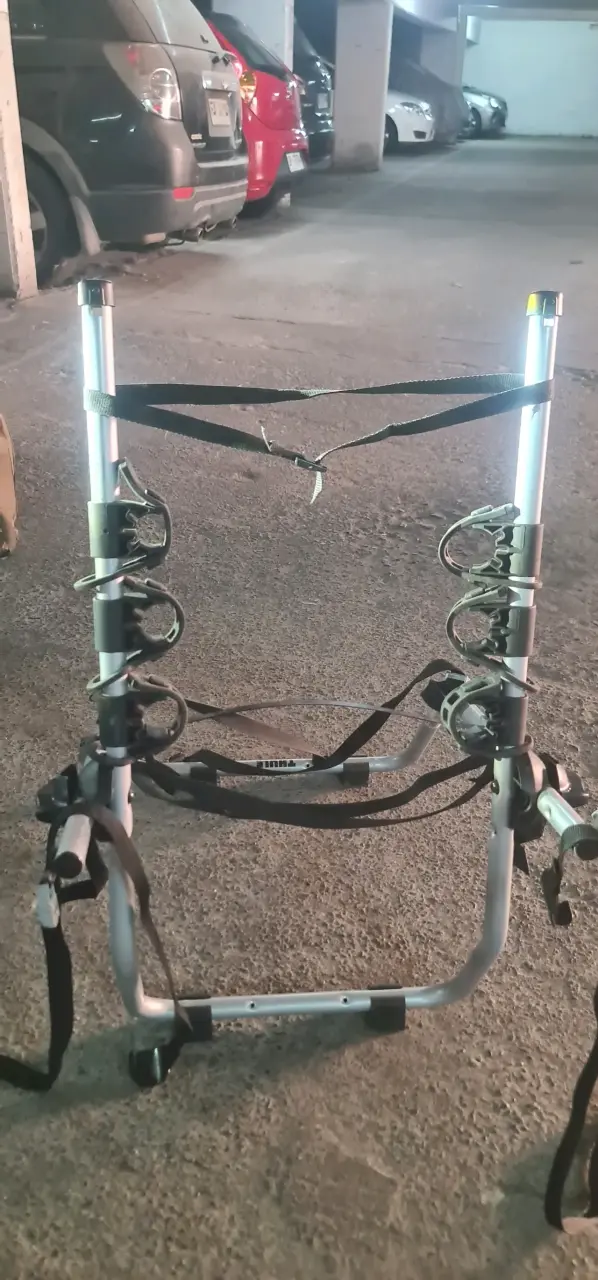 Portabicicletas Thule plegable para auto - 1