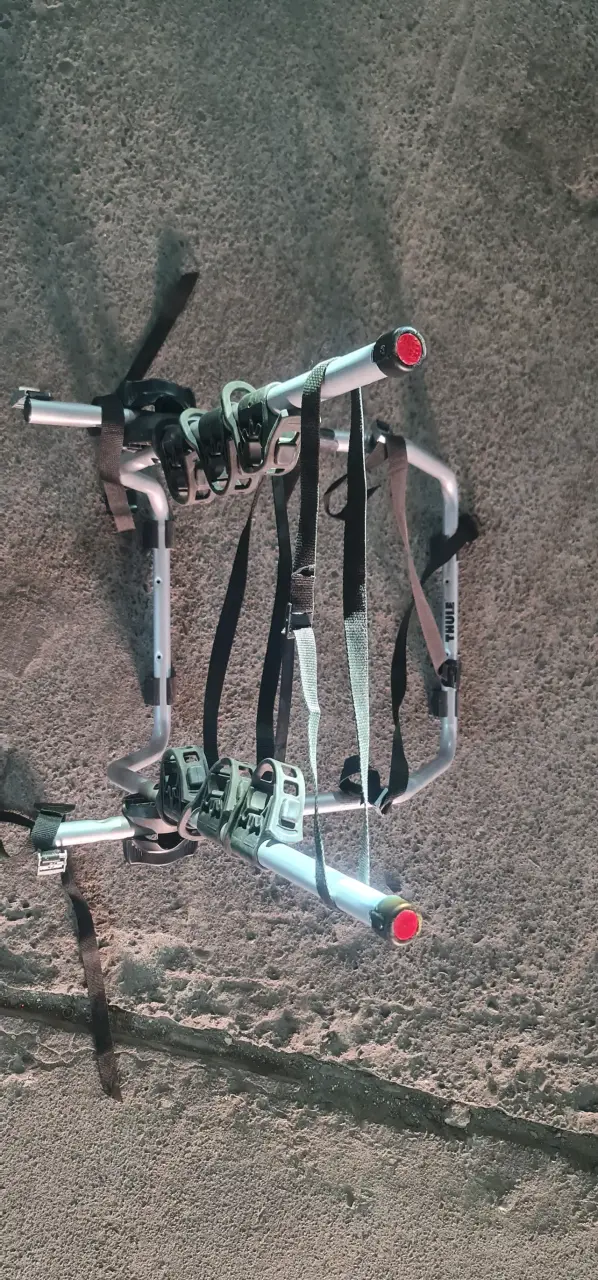 Portabicicletas Thule plegable para auto - 2