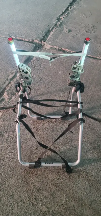 Portabicicletas Thule plegable para auto - miniatura 3