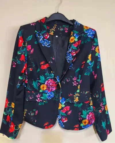 Blazer floral para mujer elegante - miniatura 1